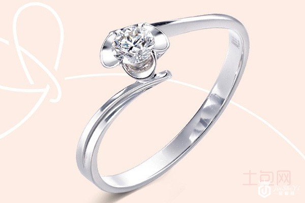 周生生钻戒展示图 周生生钻戒展示图