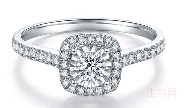 周六福钻戒展示图 周六福钻戒展示图