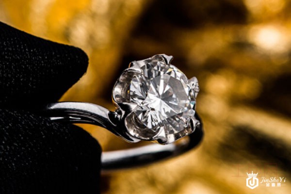 老庙经典六爪一克拉钻戒实拍 老庙经典六爪一克拉钻戒实拍