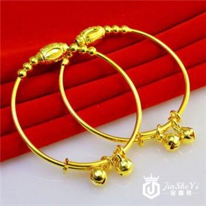 儿童佩戴黄金首饰