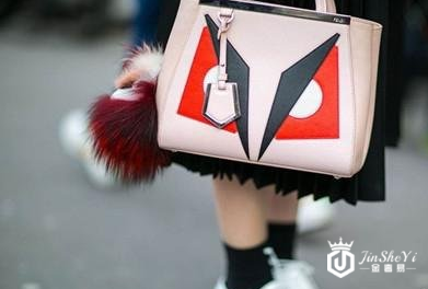 名牌奢侈品包包在日常如何保养？