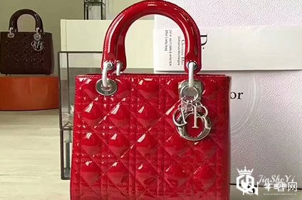 二手迪奥经典款包包回收几折