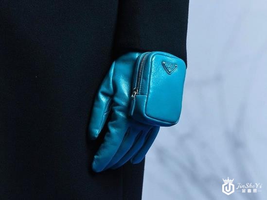 普拉达二手包包多少钱