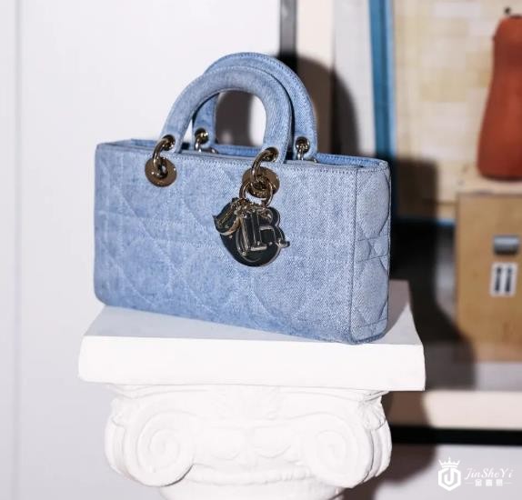 迪奥女包回收多少钱