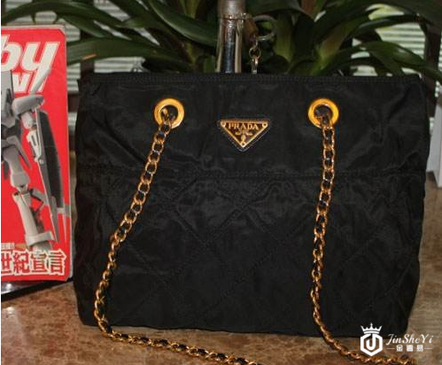 普拉达包包