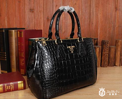 普拉达包包回收