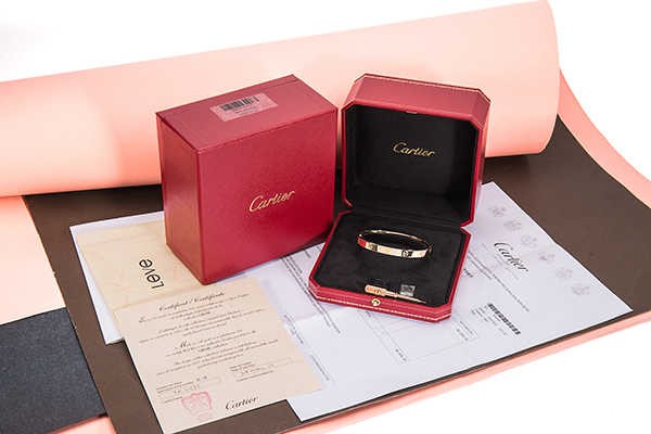 卡地亚LOVE手镯
