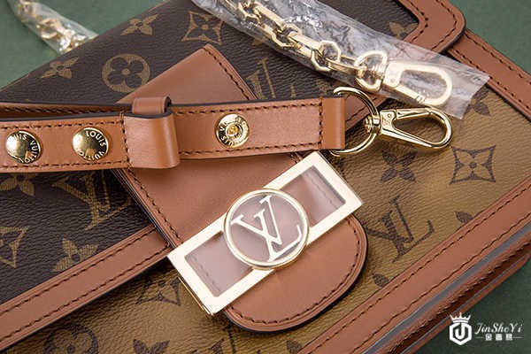 LV25枕头包真假如何辨别