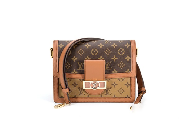 LV25枕头包真假如何辨别