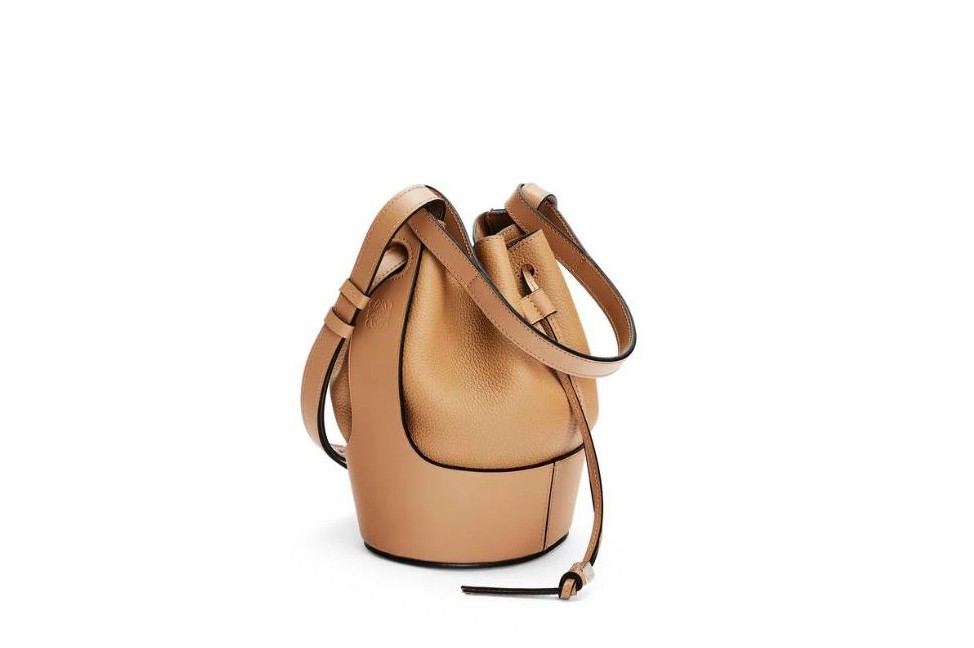 二手loewe包包能卖多少钱-金奢易网