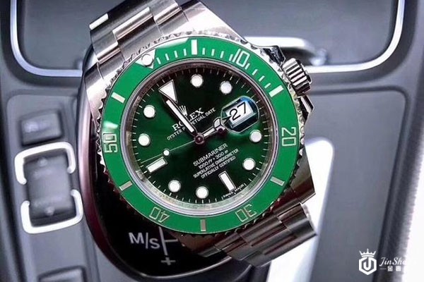 教你两个技巧判断手表是否被拆修过