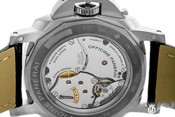 沛纳海LUMINOR系列蓝盘PAM00670手表表底实拍 沛纳海LUMINOR系列蓝盘PAM00670手表表底实拍