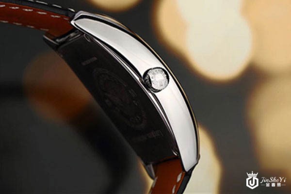 普通浪琴皮质酒桶型旧手表回收价格低人一等 原来差在品牌价值