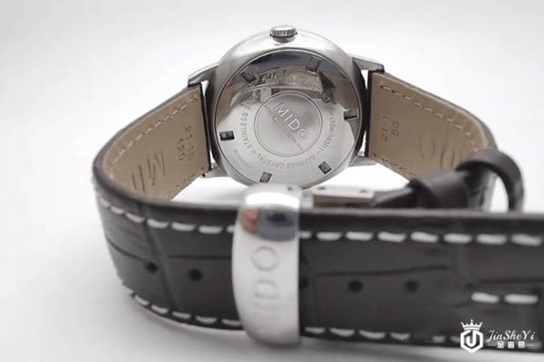 美度指挥官系列M016.430.16.061.80腕表底部展示图