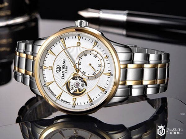 天王轮时代系列5962腕表展示