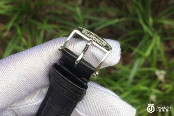 宝珀经典系列6223-1127-55A精钢鳄鱼皮手表细节实拍