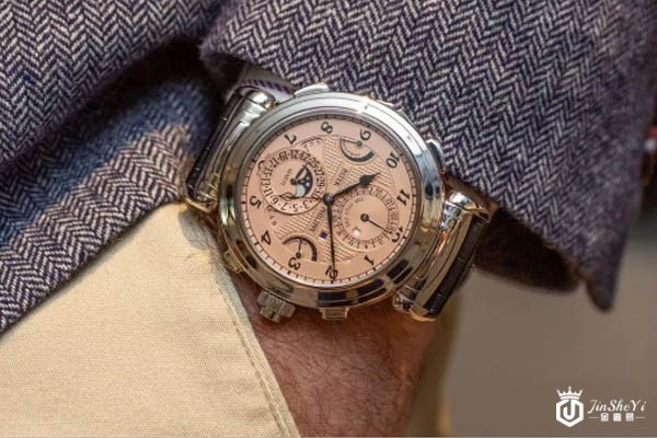 百达翡丽Ref.6300A腕表佩戴展示图