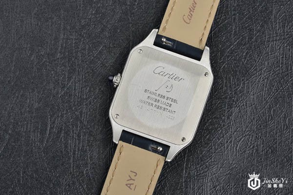 卡地亚山度士系列WSSA0022(大号)腕表底部展示图 卡地亚山度士系列WSSA0022(大号)腕表底部展示图