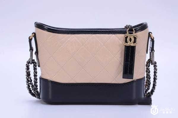香奈儿流浪者系列包包作为奢侈品回收有什么条件？看这篇就够了！
