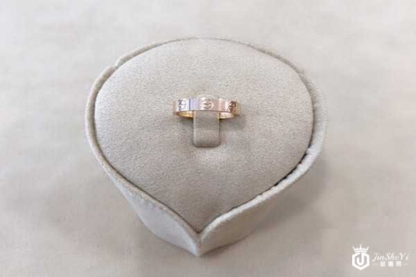 卡地亚 Cartier love 系列戒指