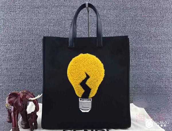 哪里回收奢侈品包包最方便，首选当然是它！