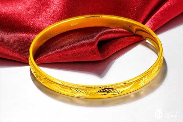 六福珠宝 3D硬金 999足金黄金手镯 六福珠宝 3D硬金 999足金黄金手镯