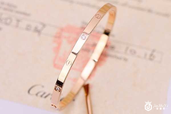 宽版卡地亚4钻手镯回收什么价格