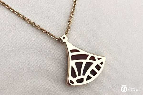 出售二手奢侈品平台有回收奢侈品服务吗