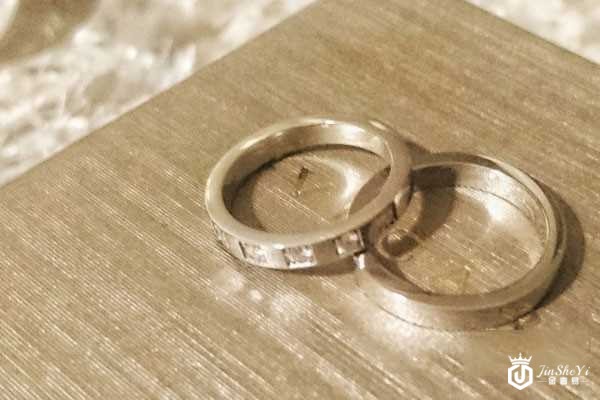 二手宝格丽戒指回收多少钱比较划算