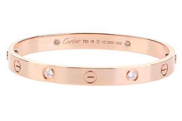 卡地亚4钻手镯回收价格查询要怎么动手