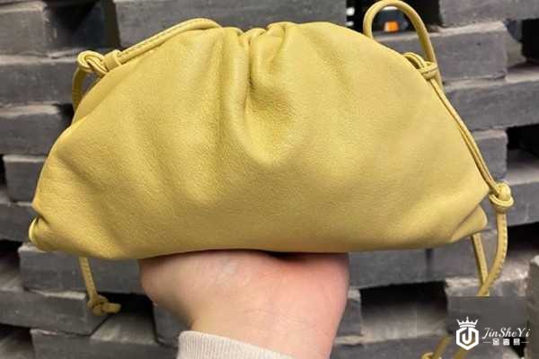 要怎么挑选回收二手奢侈包包店铺