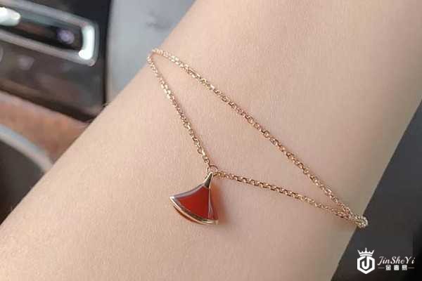 二手奢侈品回收价钱需要看种类来估