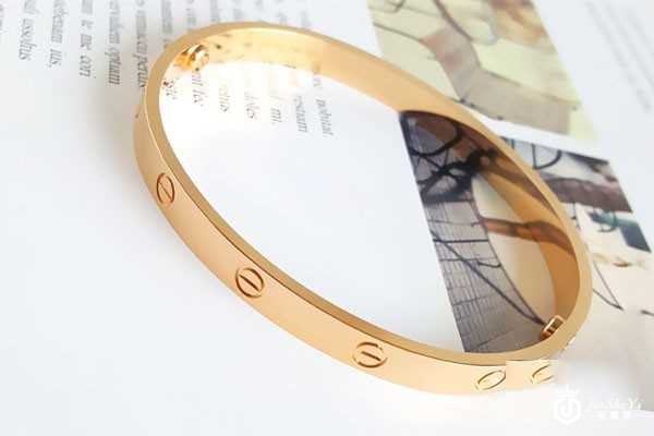 卡地亚黄金手镯回收价格是按重量计算吗