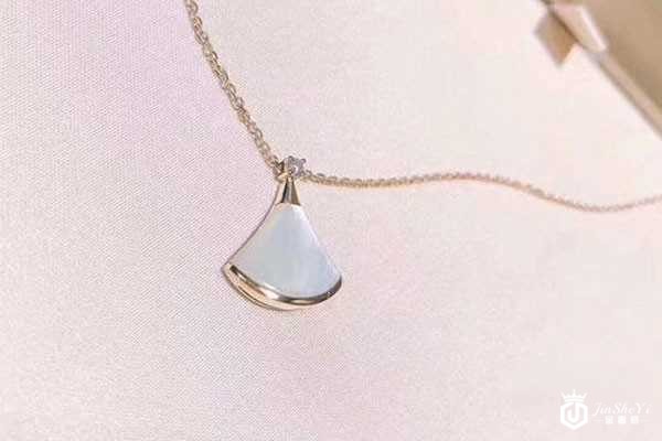 二手奢侈品门店如何去判断回收是否可靠