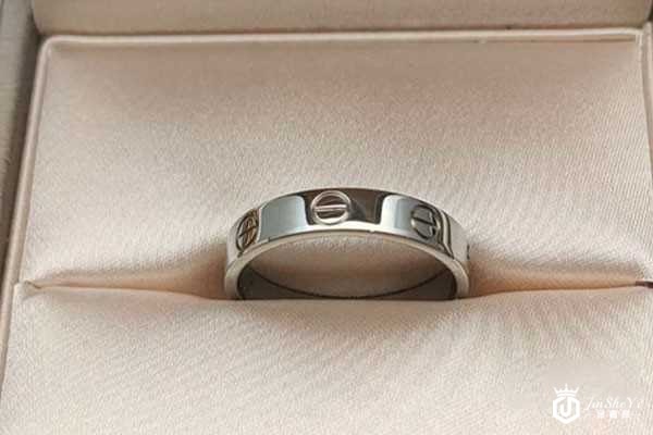 卡地亚奢侈品回收一般几折算高 卡地亚奢侈品回收一般几折算高