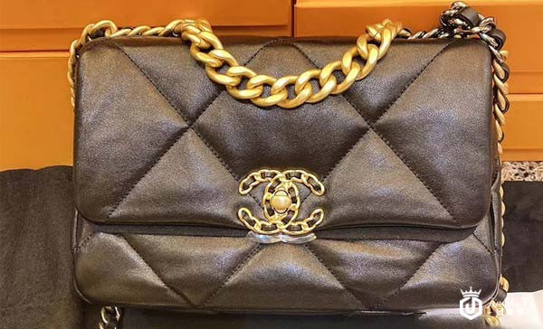 99新香奈儿19bag系列链条包正面图