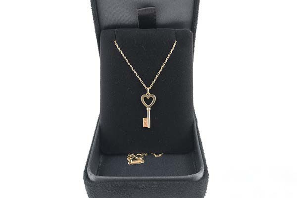二手蒂芙尼18K玫瑰金钥匙吊坠项链展示