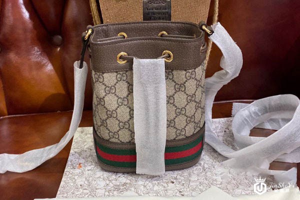 古驰小号老花水桶包展示