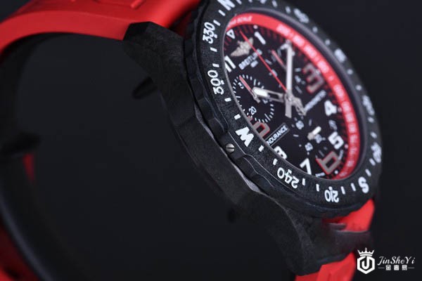 百年灵专业系列X82310D91B1S1腕表侧面展示图 百年灵专业系列X82310D91B1S1腕表侧面展示图