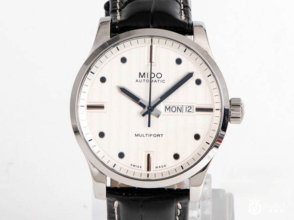 美度舵手系列M005.430.11.061.80腕表展示