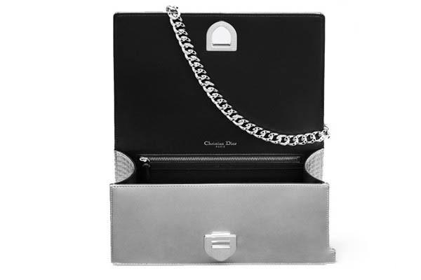 迪奥DIORAMA牛皮革手提包内里展示图 迪奥DIORAMA牛皮革手提包内里展示图