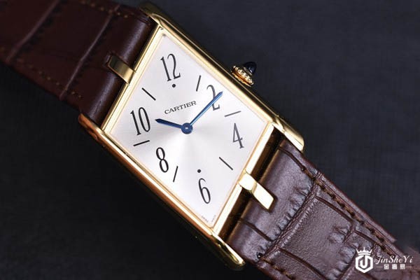 卡地亚Tank Cintrée腕表展示图