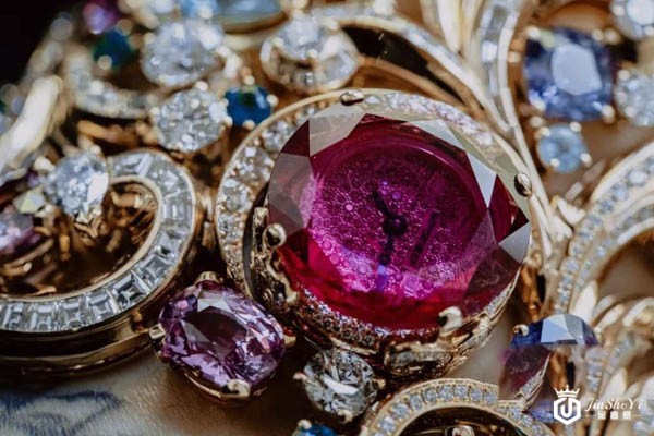 宝格丽Lady Arabesque藤蔓女神高级珠宝神秘腕表展示图 宝格丽Lady Arabesque藤蔓女神高级珠宝神秘腕表展示图