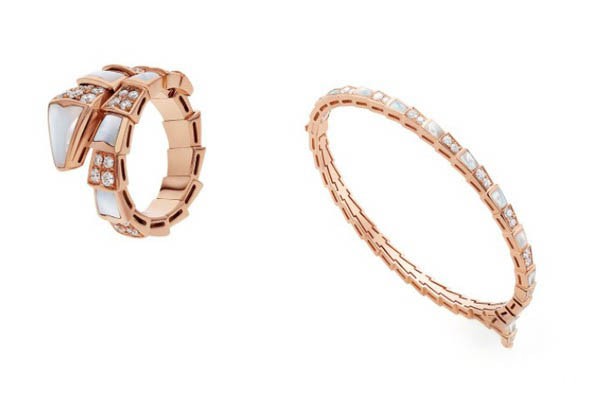 宝格丽Serpenti系列18K玫瑰金镶钻石珍珠母贝戒指手镯展示图