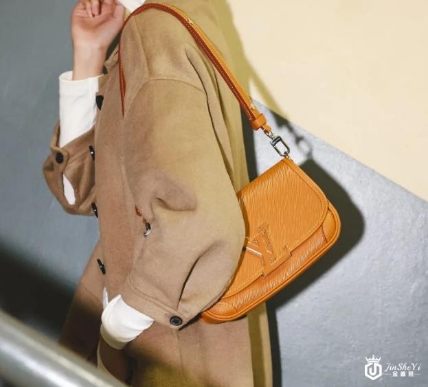 二手包包回收价如何