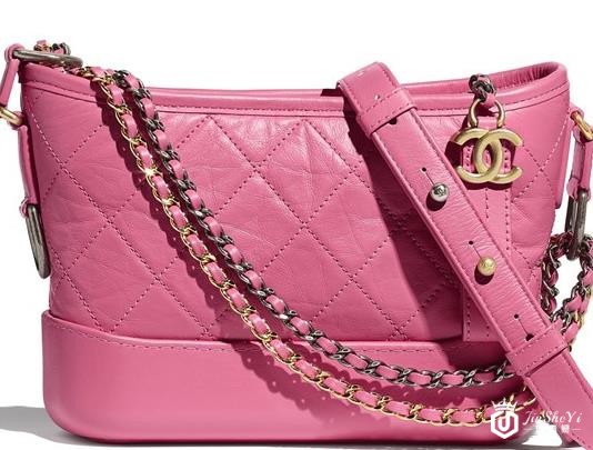 香奈儿包包回收多少钱，流浪包有哪些背法？