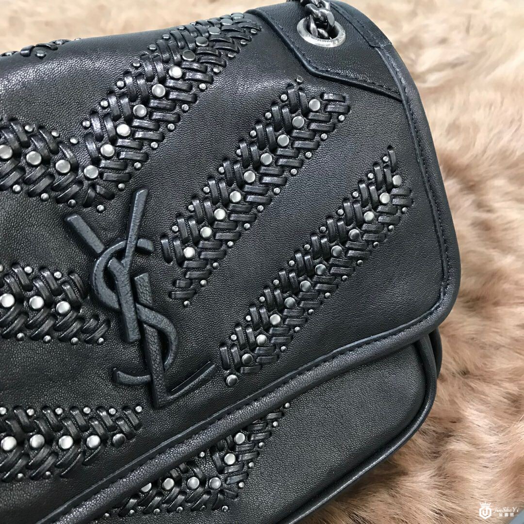 天津二手香奈儿邮差回收