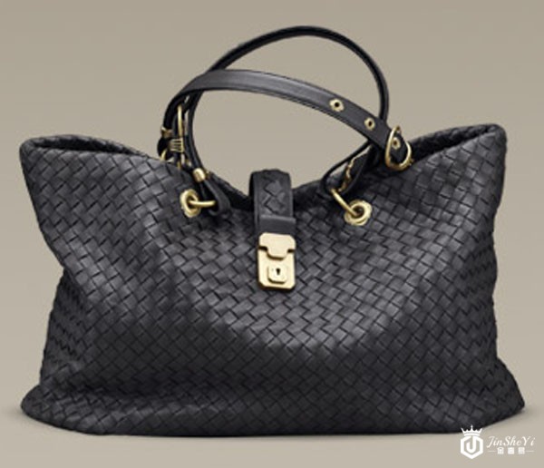 回收到一款葆蝶家鳄鱼皮包