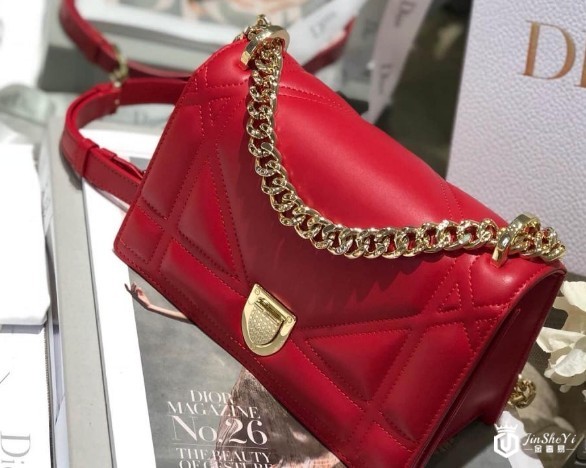 迪奥包包回收价格是几折