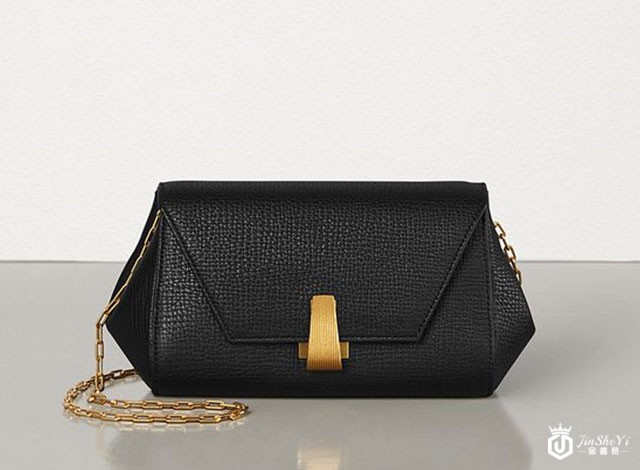 二手葆蝶家包包附近哪有回收